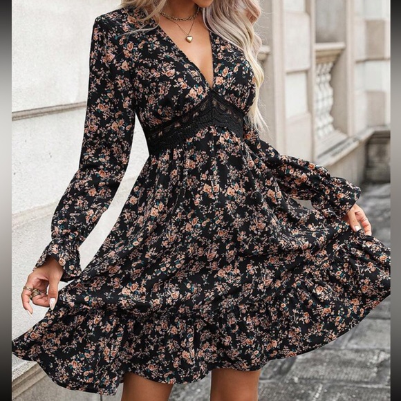 Boho lace insert floral print long sleeve dress - Picture 6 of 6